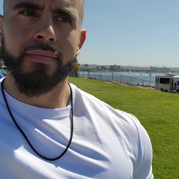 Meet your Posher, Eduardo - Picture 1 of 1